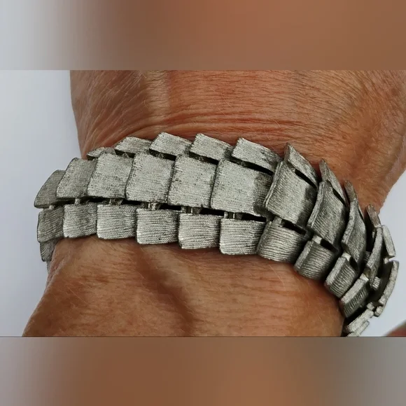 Art Deco Puccini Metal Crocodile Style Bracelet Wide Signed Silver Toned - Picture 5 of 15